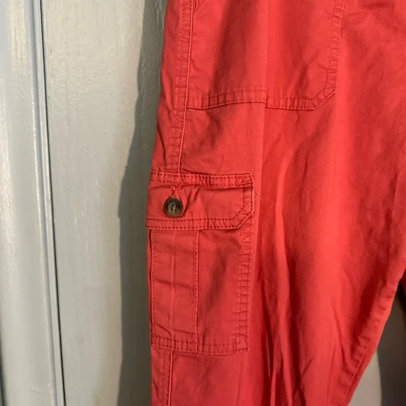 Lee relaxed fit mid rise capris, elastic waistband, 6 pockets, 10, EUC - Picture 4 of 11